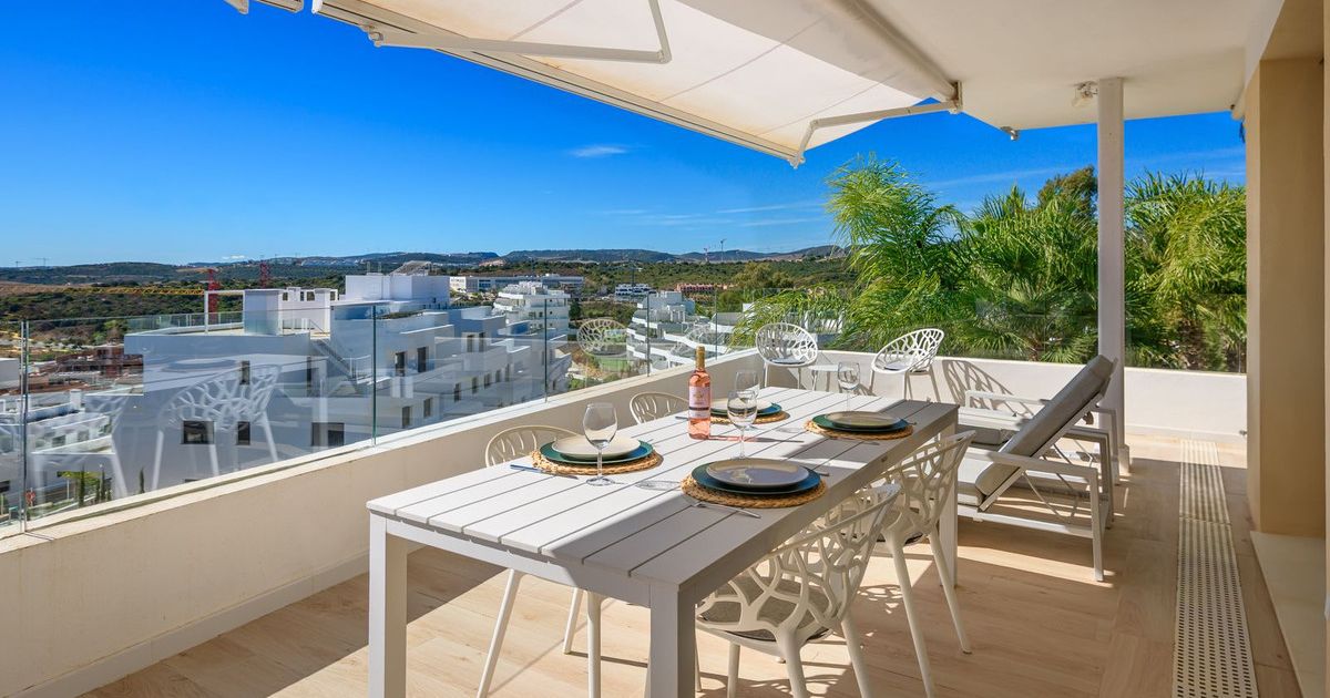 Middle Floor Apartment in Estepona, Estepona, 5/12