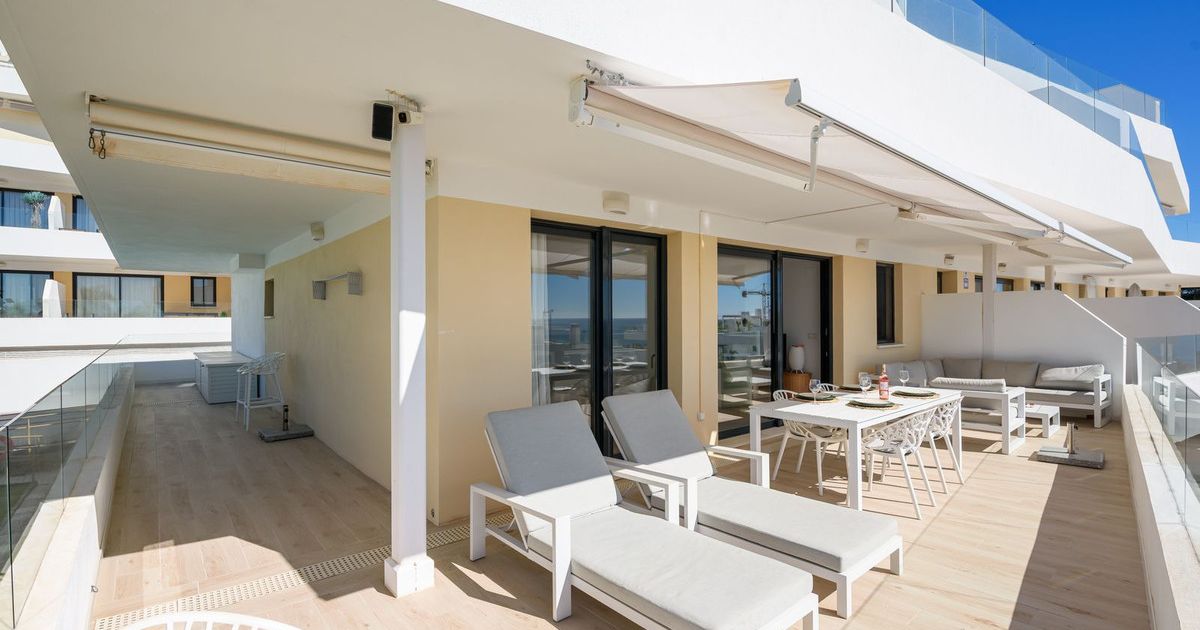 Middle Floor Apartment in Estepona, Estepona, 6/12