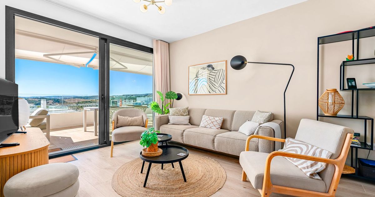 Middle Floor Apartment in Estepona, Estepona, 10/12