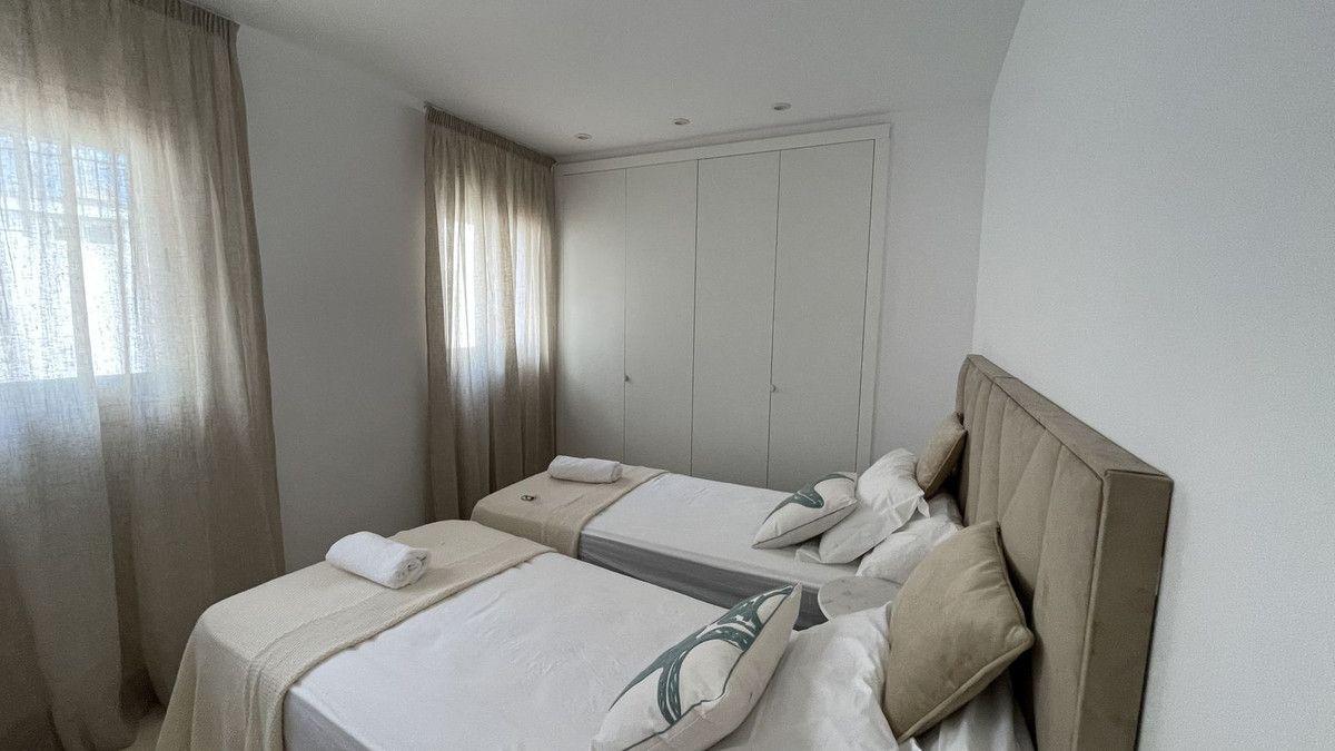 Mittelgeschoss-Apartment in El Paraiso, El Paraiso, 12/12