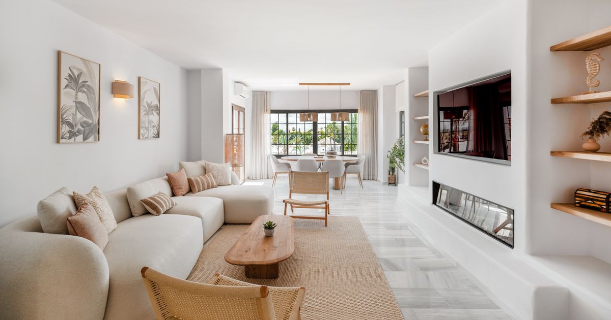 Ground Floor Apartment in Nueva Andalucia, Aldea Blanca, Nueva Andalucia, 1/12