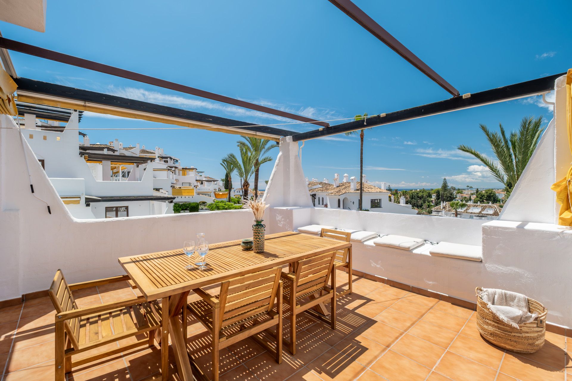 Ground Floor Apartment in Nueva Andalucia, Aldea Blanca, Nueva Andalucia, 4/12