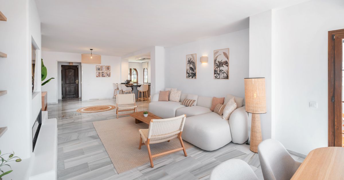 Ground Floor Apartment in Nueva Andalucia, Aldea Blanca, Nueva Andalucia, 7/12