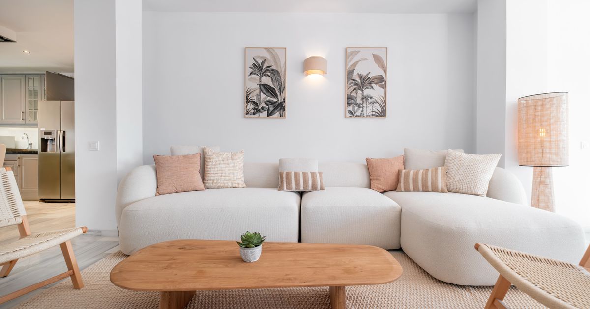 Ground Floor Apartment in Nueva Andalucia, Aldea Blanca, Nueva Andalucia, 8/12