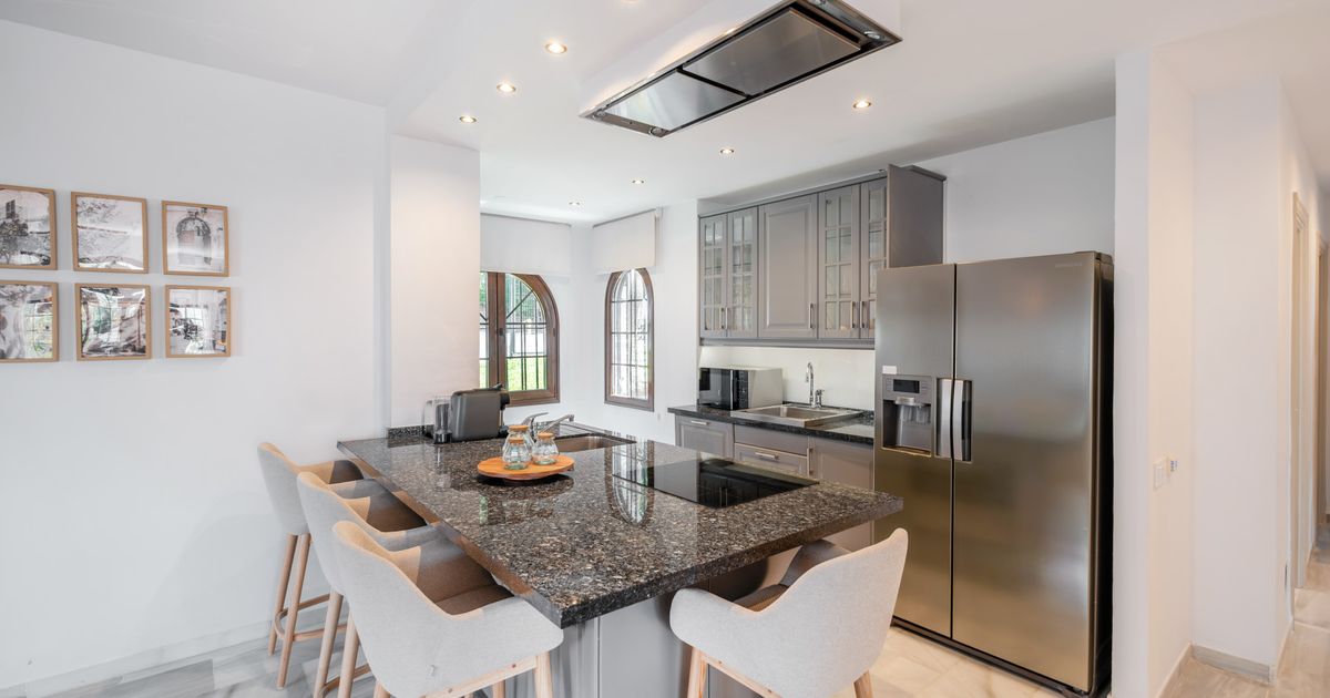 Ground Floor Apartment in Nueva Andalucia, Aldea Blanca, Nueva Andalucia, 9/12