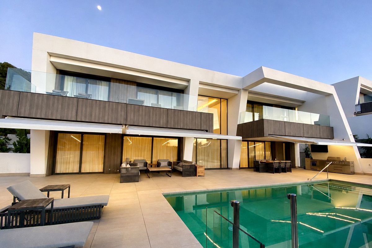 Detached Villa in El Paraiso, El Paraiso, 1/12