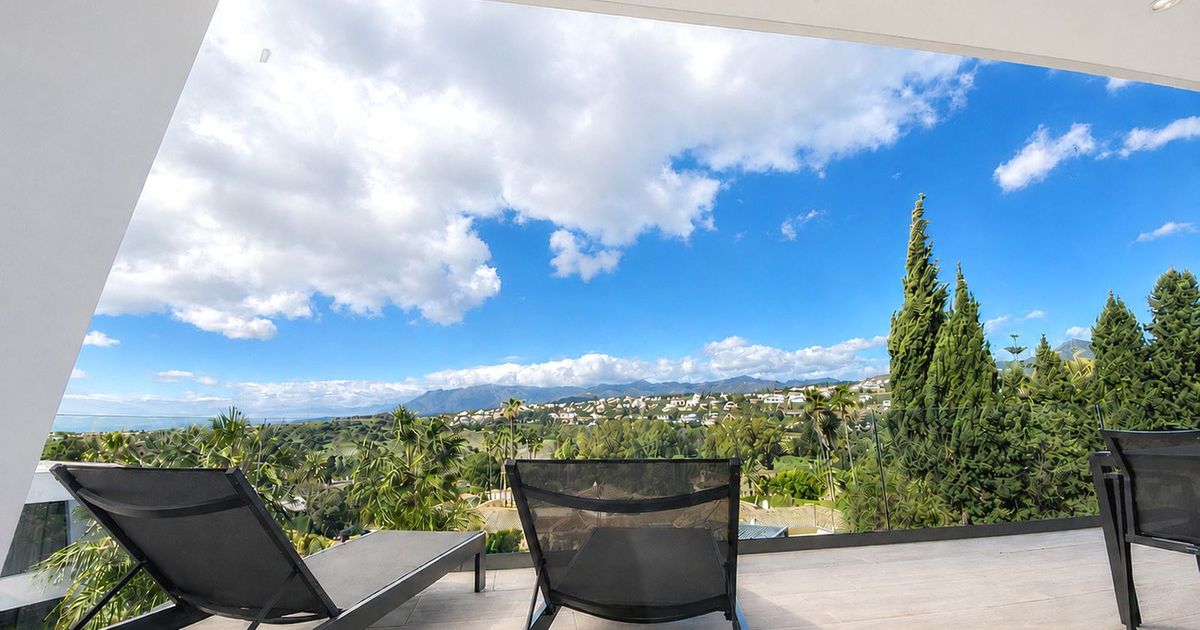 Detached Villa in El Paraiso, El Paraiso, 4/12