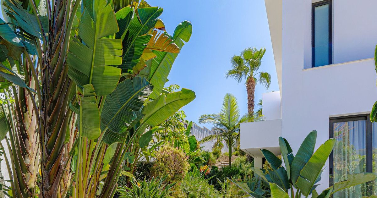 Detached Villa in El Paraiso, El Paraiso, 7/12
