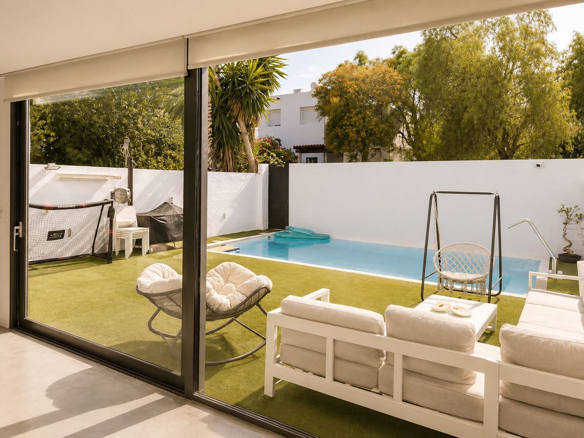 Geschakelde Woning in Nueva Andalucía, Nueva Andalucía, 1/12