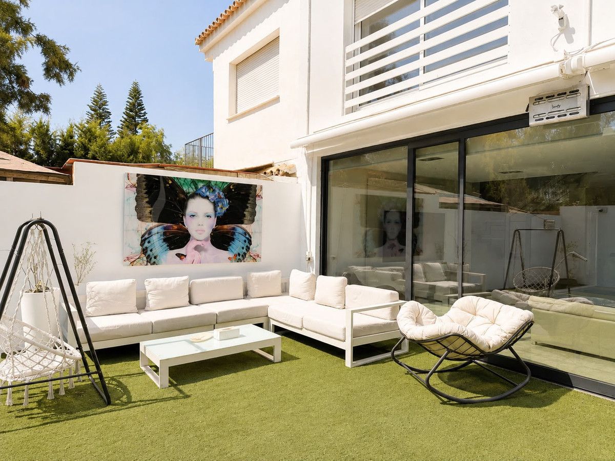 Geschakelde Woning in Nueva Andalucía, Nueva Andalucía, 2/12