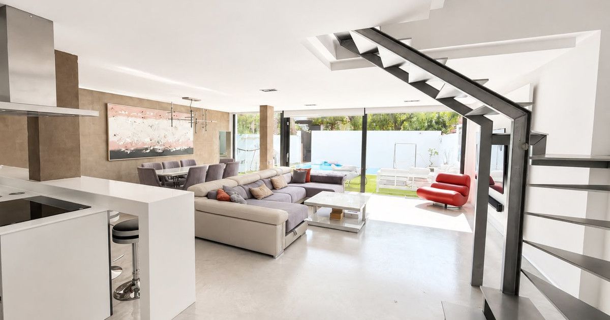Geschakelde Woning in Nueva Andalucía, Nueva Andalucía, 4/12