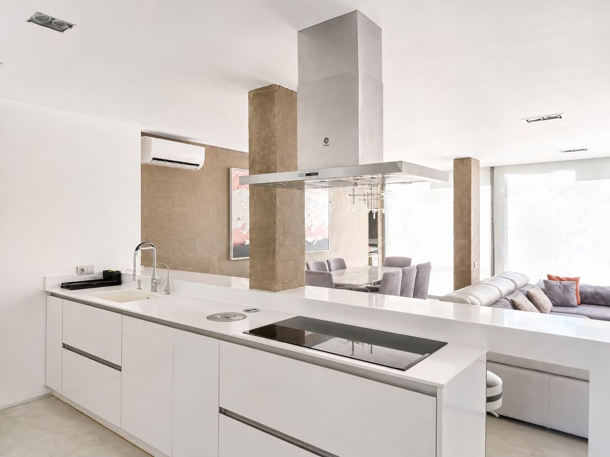Geschakelde Woning in Nueva Andalucía, Nueva Andalucía, 5/12