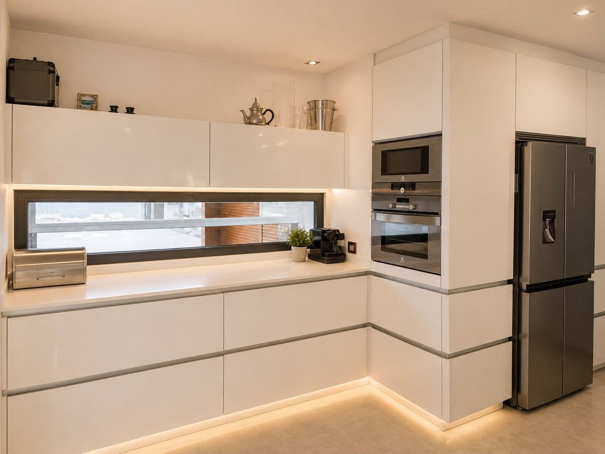 Geschakelde Woning in Nueva Andalucía, Nueva Andalucía, 9/12