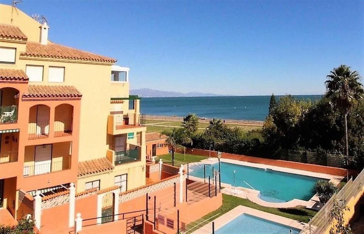 Top Floor Apartment in La Duquesa, La Duquesa, 1/12