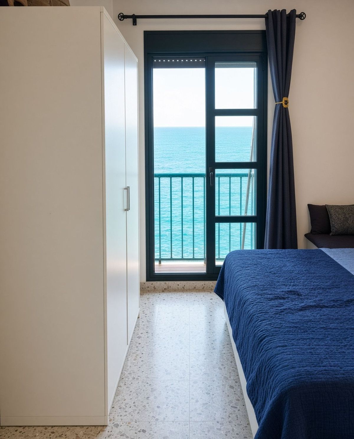 Top Floor Apartment in La Duquesa, La Duquesa, 10/12