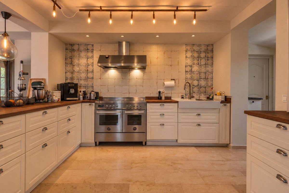 Detached Villa in Marbella, Marbella, 5/12