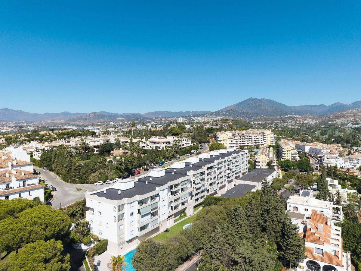 Appartement op de middelste verdieping in Nueva Andalucía, Nueva Andalucía, 4/12