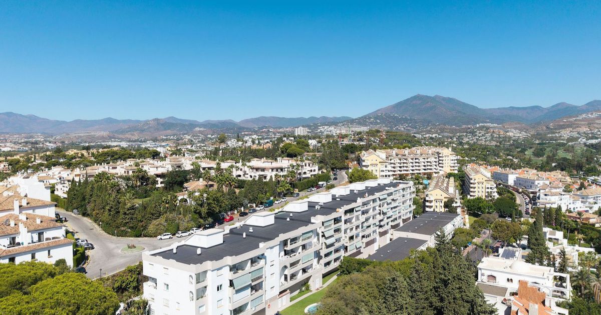 Appartement op de middelste verdieping in Nueva Andalucía, Nueva Andalucía, 4/12