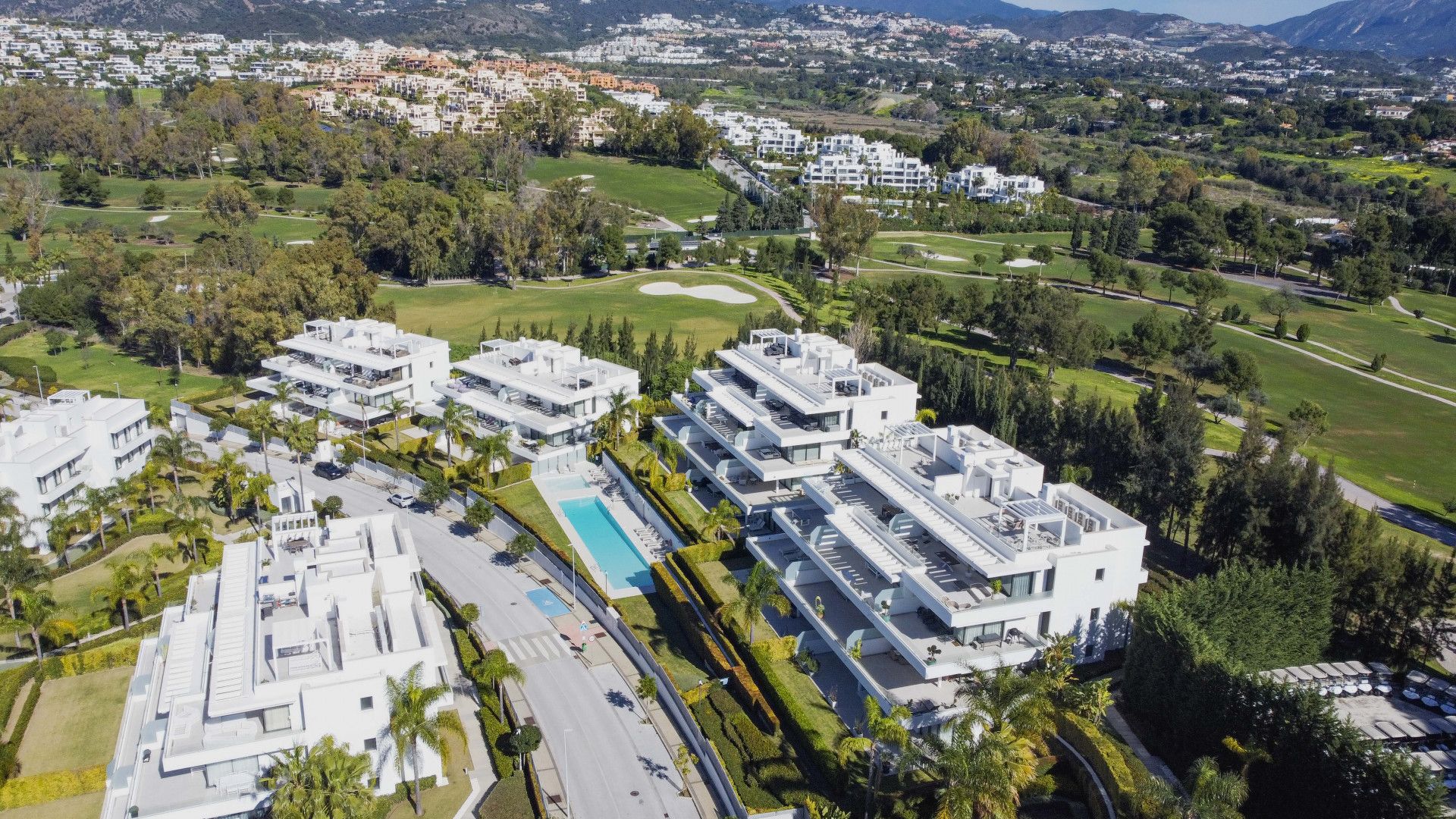 Apartment in Estepona, New Golden Mile, Estepona, 1/12