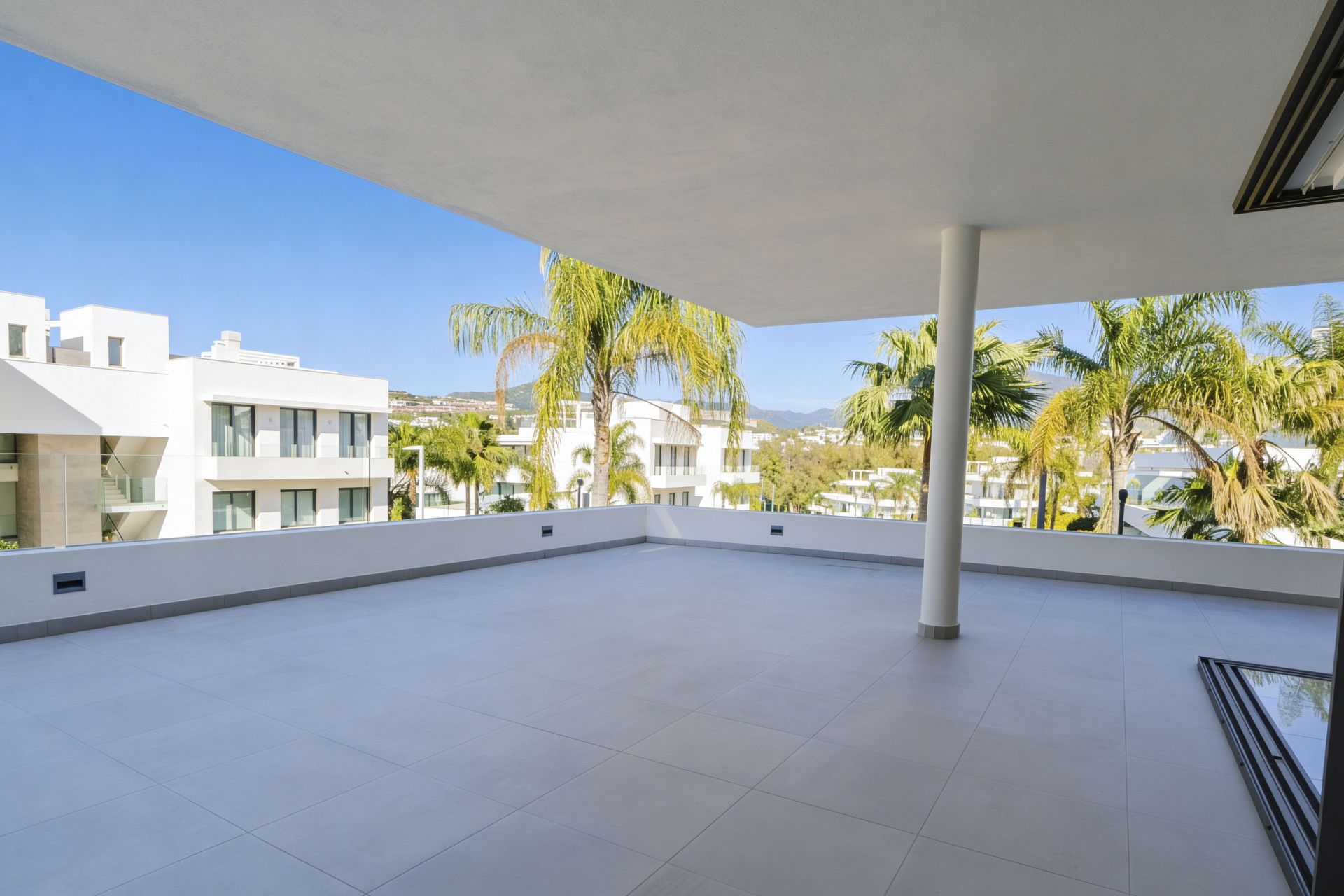 Apartment in Estepona, New Golden Mile, Estepona, 11/12