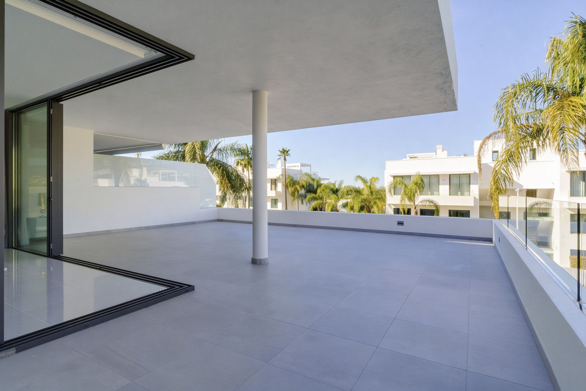 Apartment in Estepona, New Golden Mile, Estepona, 12/12