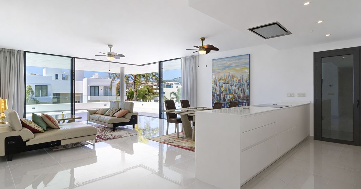 Apartment in Estepona, New Golden Mile, Estepona, 3/12