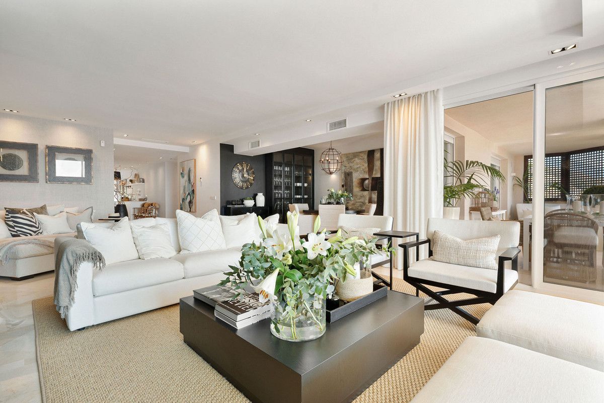 Apartamento Planta Media en Nueva Andalucía, Nueva Andalucía, 2/12
