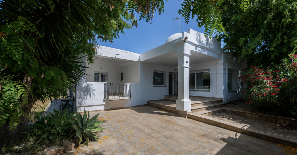 Semi Detached Villa in Marbella East, Hacienda las Chapas, Marbella East, 1/12