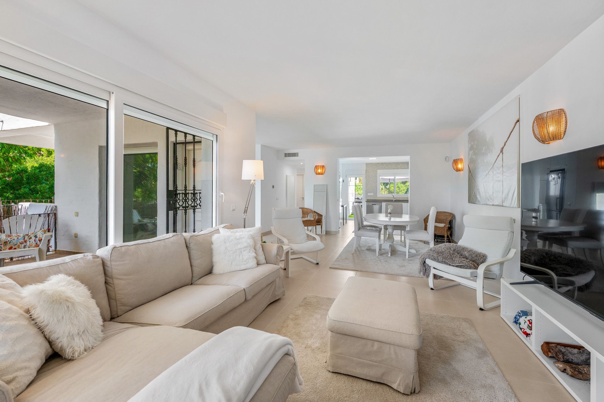 Semi Detached Villa in Marbella East, Hacienda las Chapas, Marbella East, 2/12