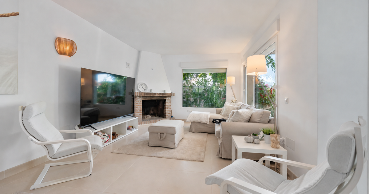 Semi Detached Villa in Marbella East, Hacienda las Chapas, Marbella East, 6/12