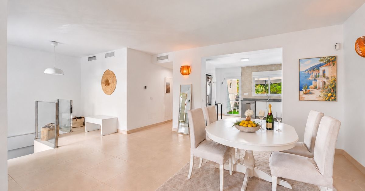 Semi Detached Villa in Marbella East, Hacienda las Chapas, Marbella East, 7/12