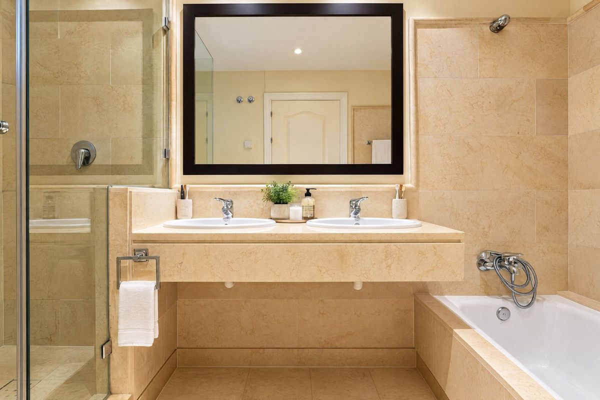 Apartamento en Planta Baja en Benahavís, Benahavís, 9/12