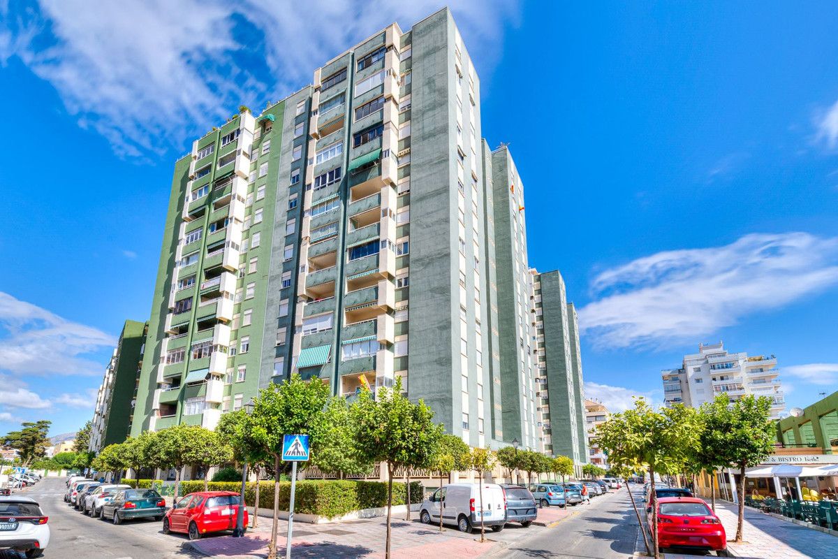 Middle Floor Apartment in Los Boliches, Los Boliches, 1/12