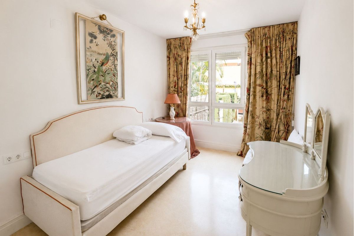 Mittelgeschoss-Apartment in Marbella, Marbella, 11/12