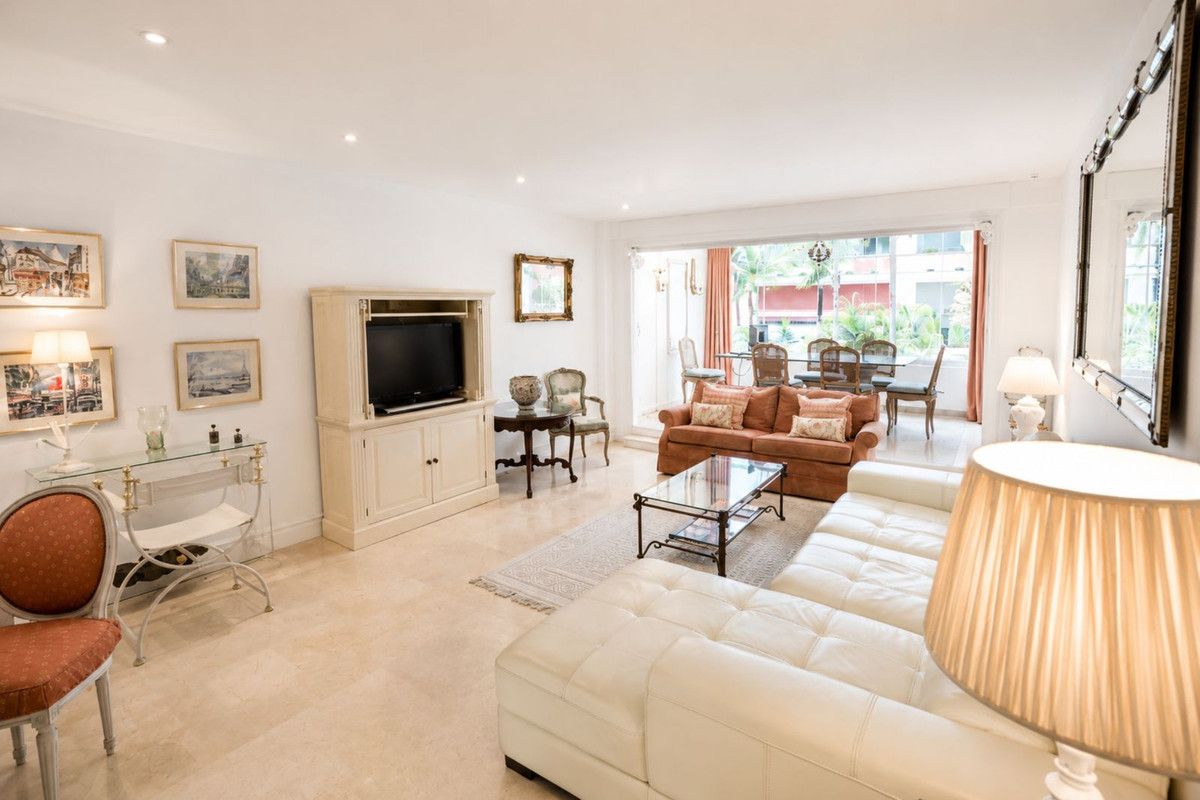 Mittelgeschoss-Apartment in Marbella, Marbella, 4/12