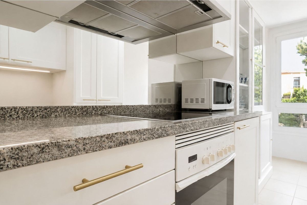 Mittelgeschoss-Apartment in Marbella, Marbella, 7/12