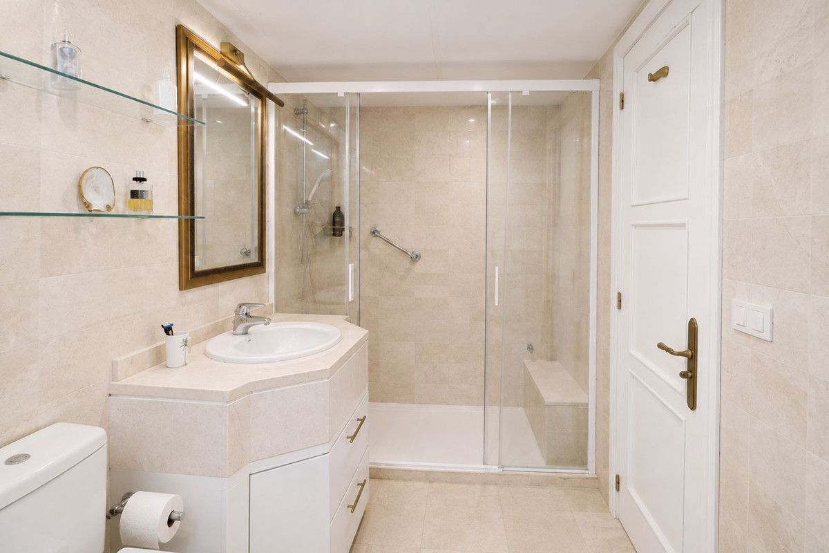 Mittelgeschoss-Apartment in Marbella, Marbella, 10/12