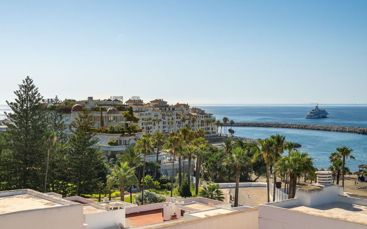 Апартаменты на среднем этаже в Puerto Banús, Puerto Banús, 11/12