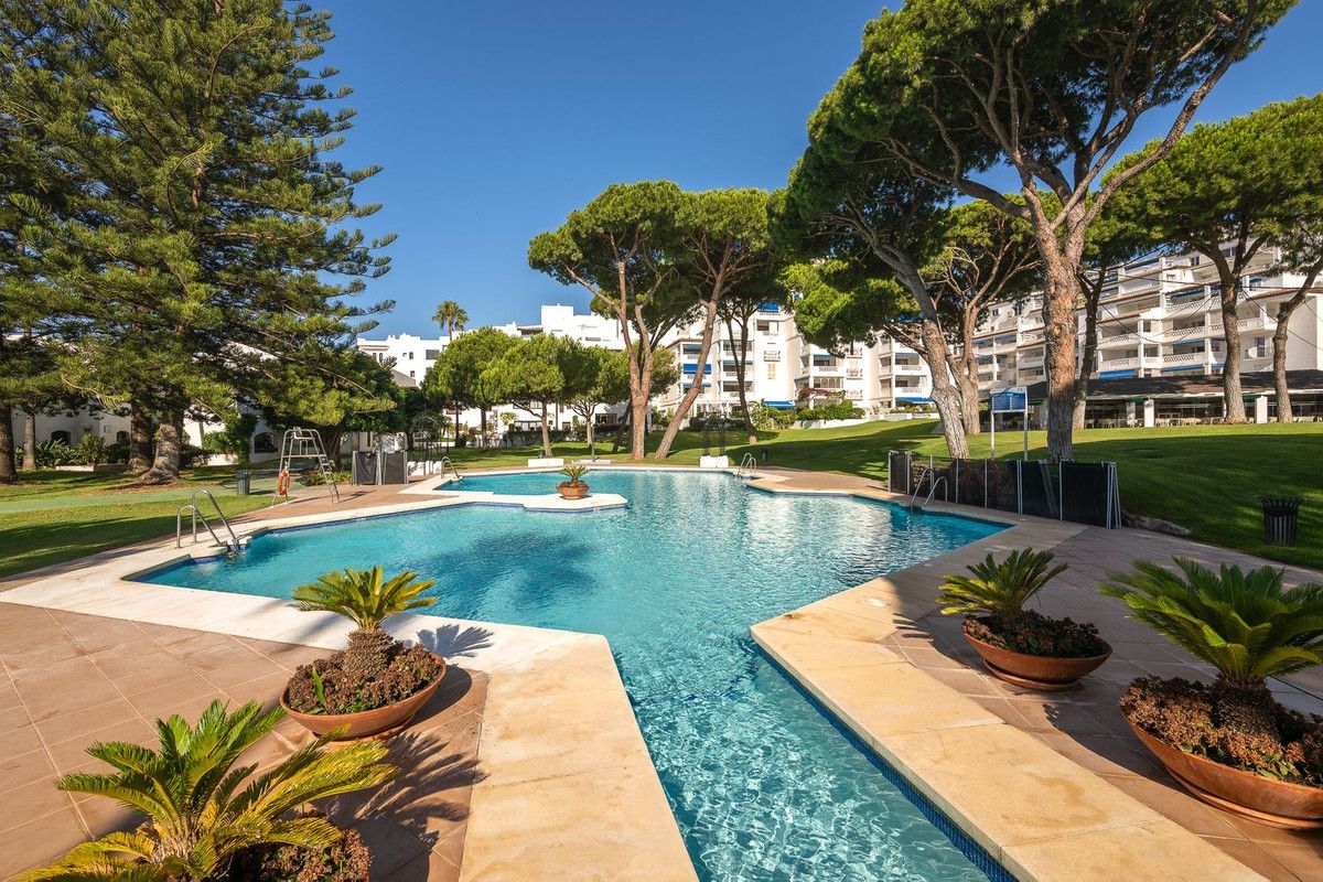 Апартаменты на среднем этаже в Puerto Banús, Puerto Banús, 6/12
