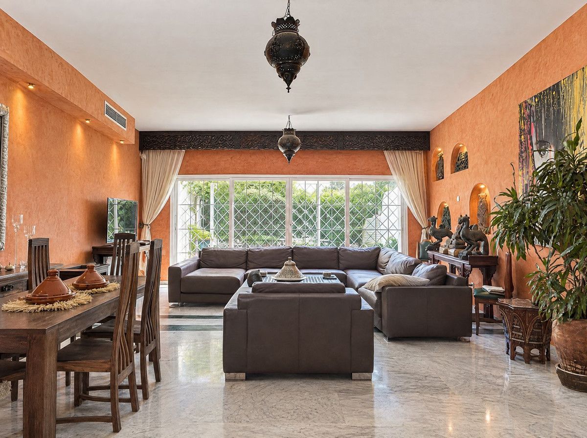 Semi-Detached House in Estepona, Estepona, 3/12