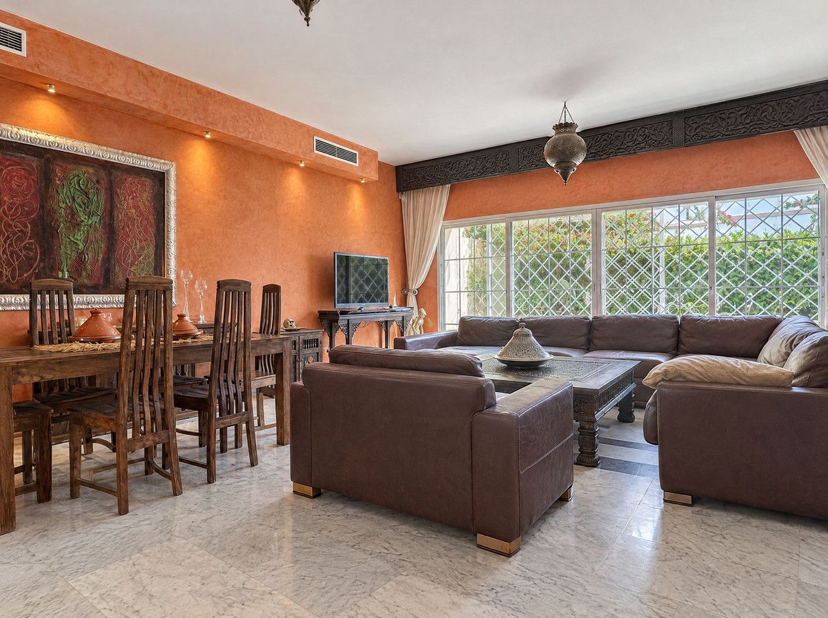 Semi-Detached House in Estepona, Estepona, 7/12