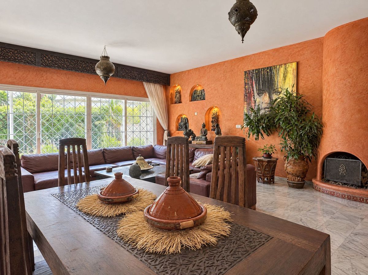 Semi-Detached House in Estepona, Estepona, 8/12