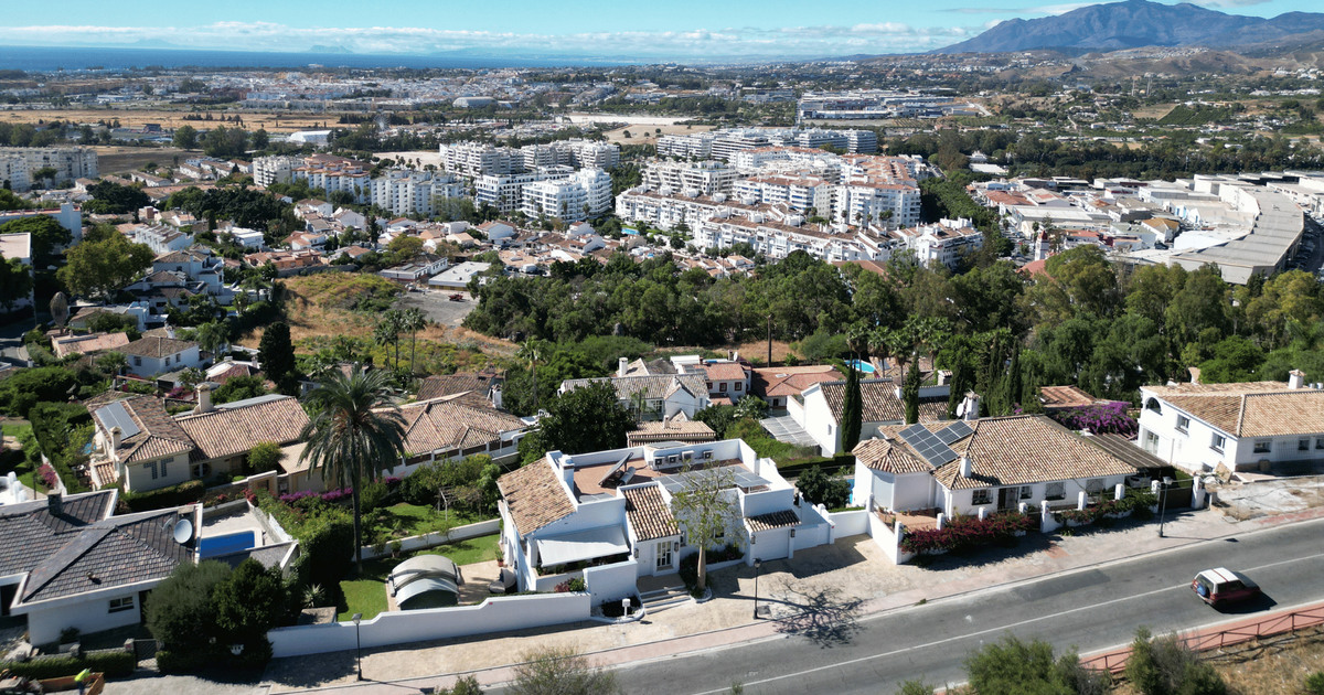 Villa à Nueva Andalucia, Nueva Andalucia, 6/12
