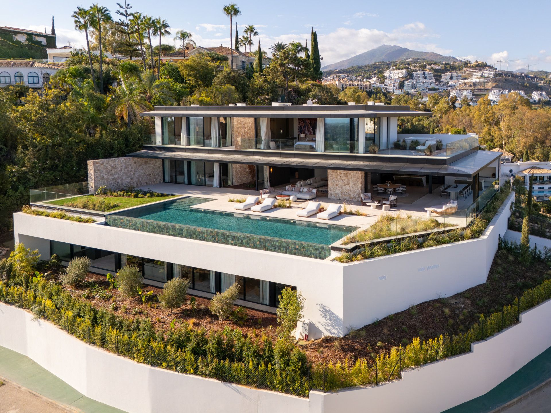 Villa in Benahavis, El Herrojo, Benahavis, 1/12