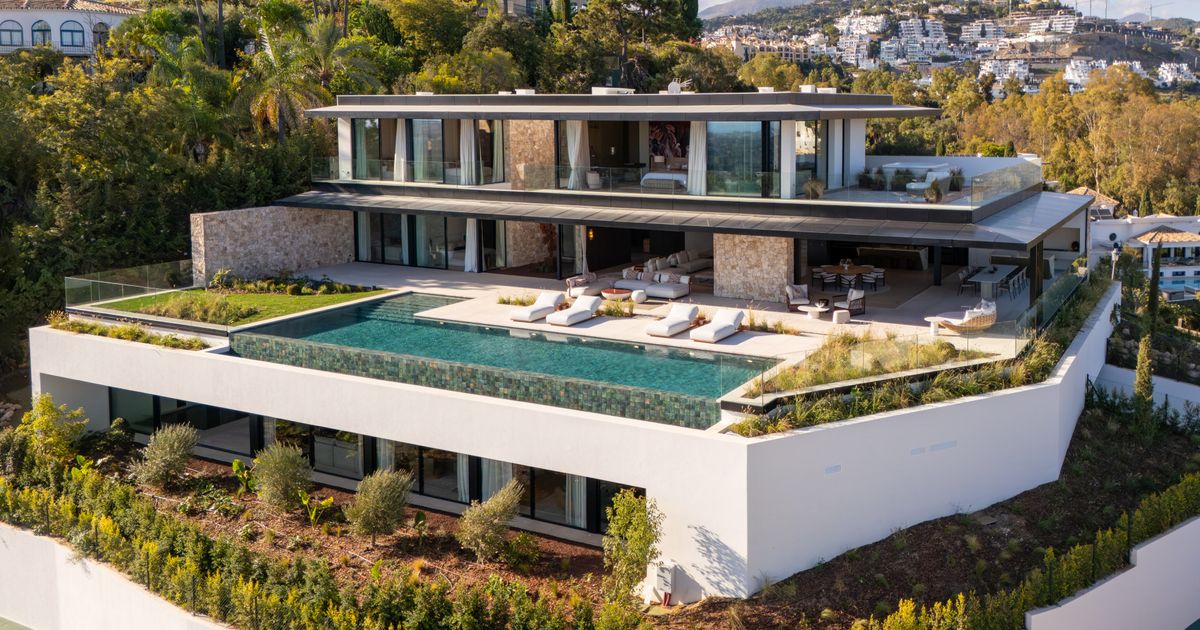 Villa in Benahavis, El Herrojo, Benahavis, 1/12