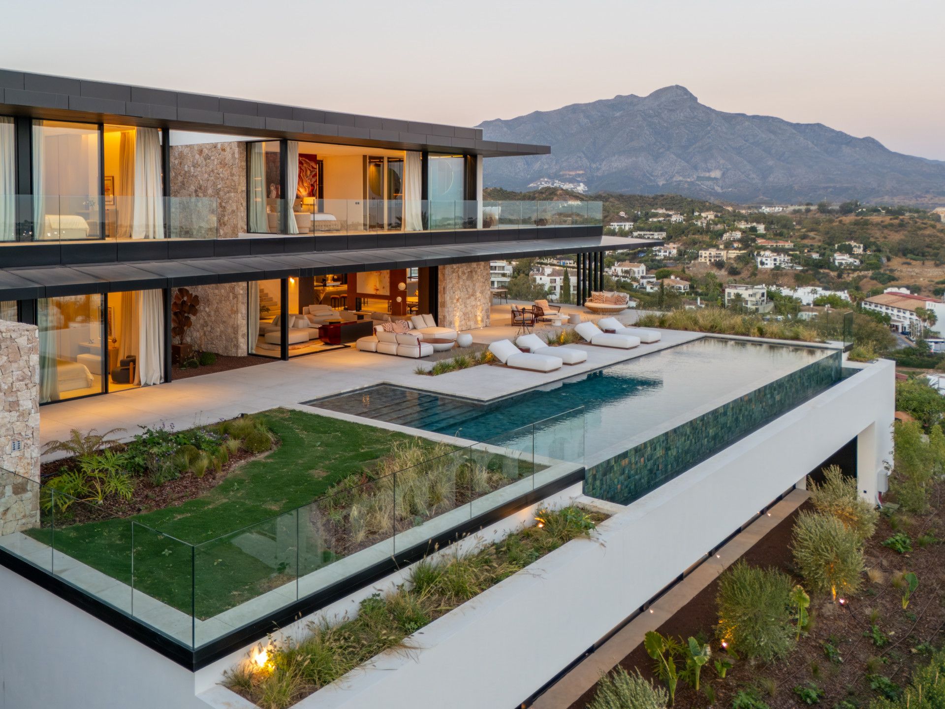 Villa in Benahavis, El Herrojo, Benahavis, 3/12