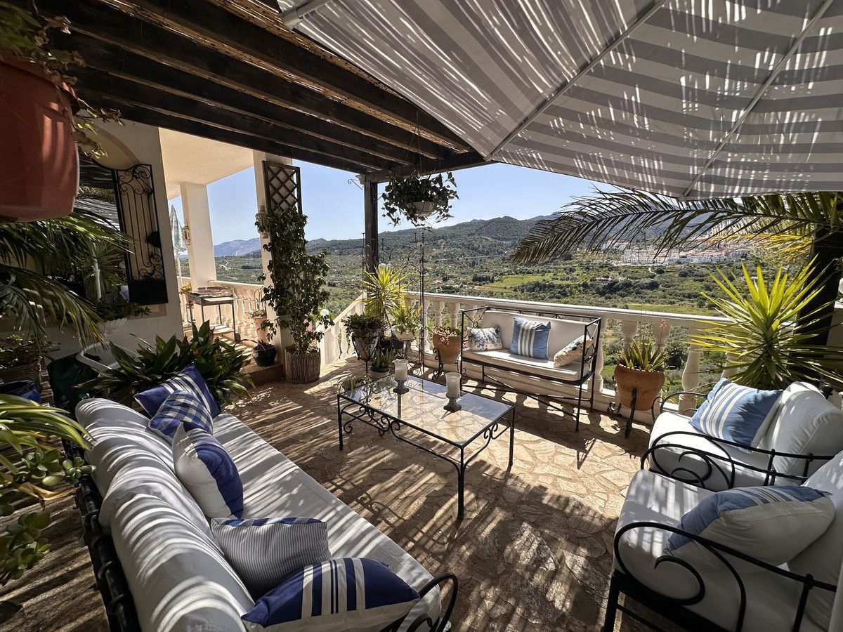Detached Villa in Monda, Monda, 6/12