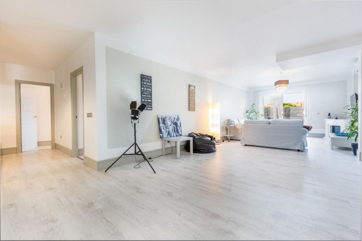 Apartamento de planta media en Nueva Andalucía, Nueva Andalucía, 4/12