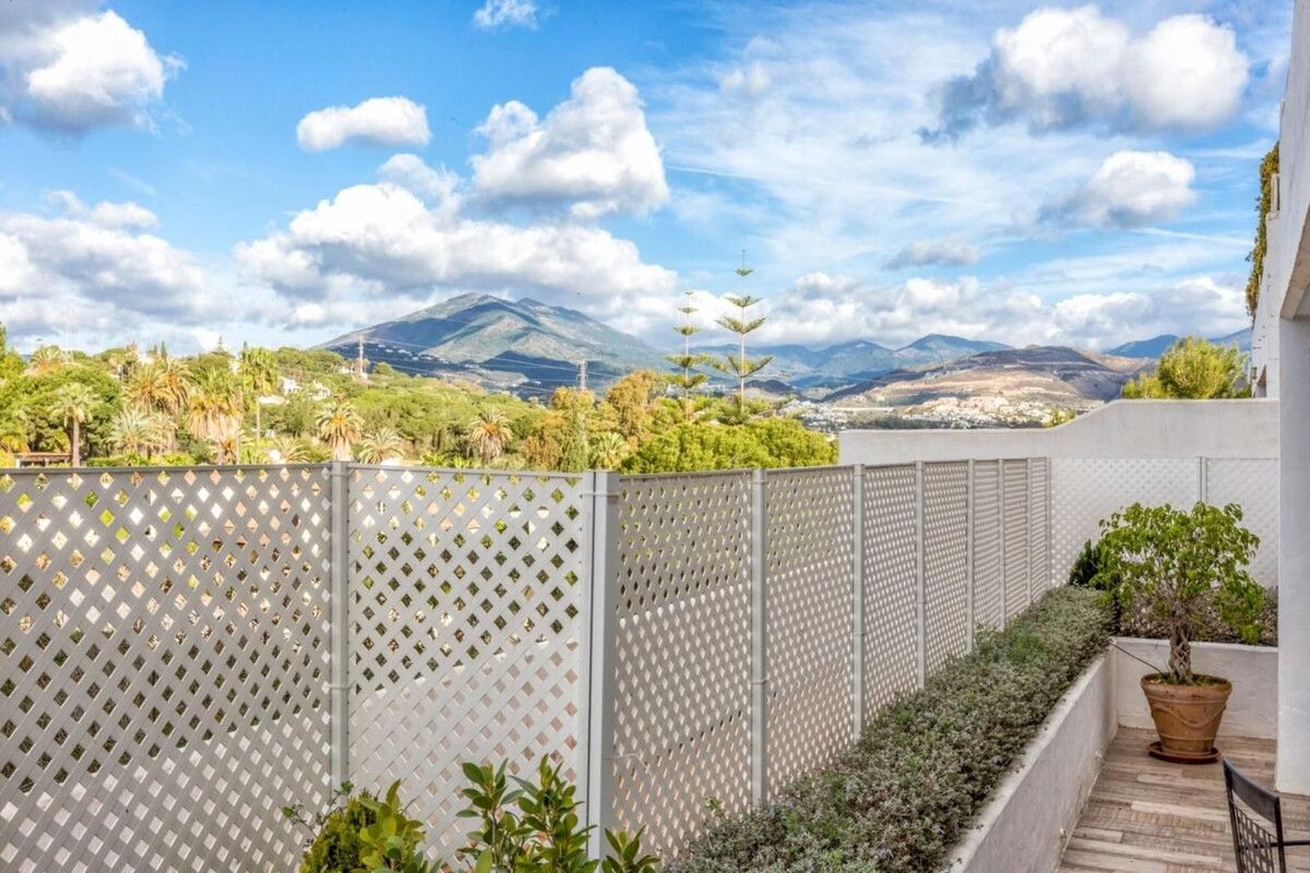 Apartamento de planta media en Nueva Andalucía, Nueva Andalucía, 6/12