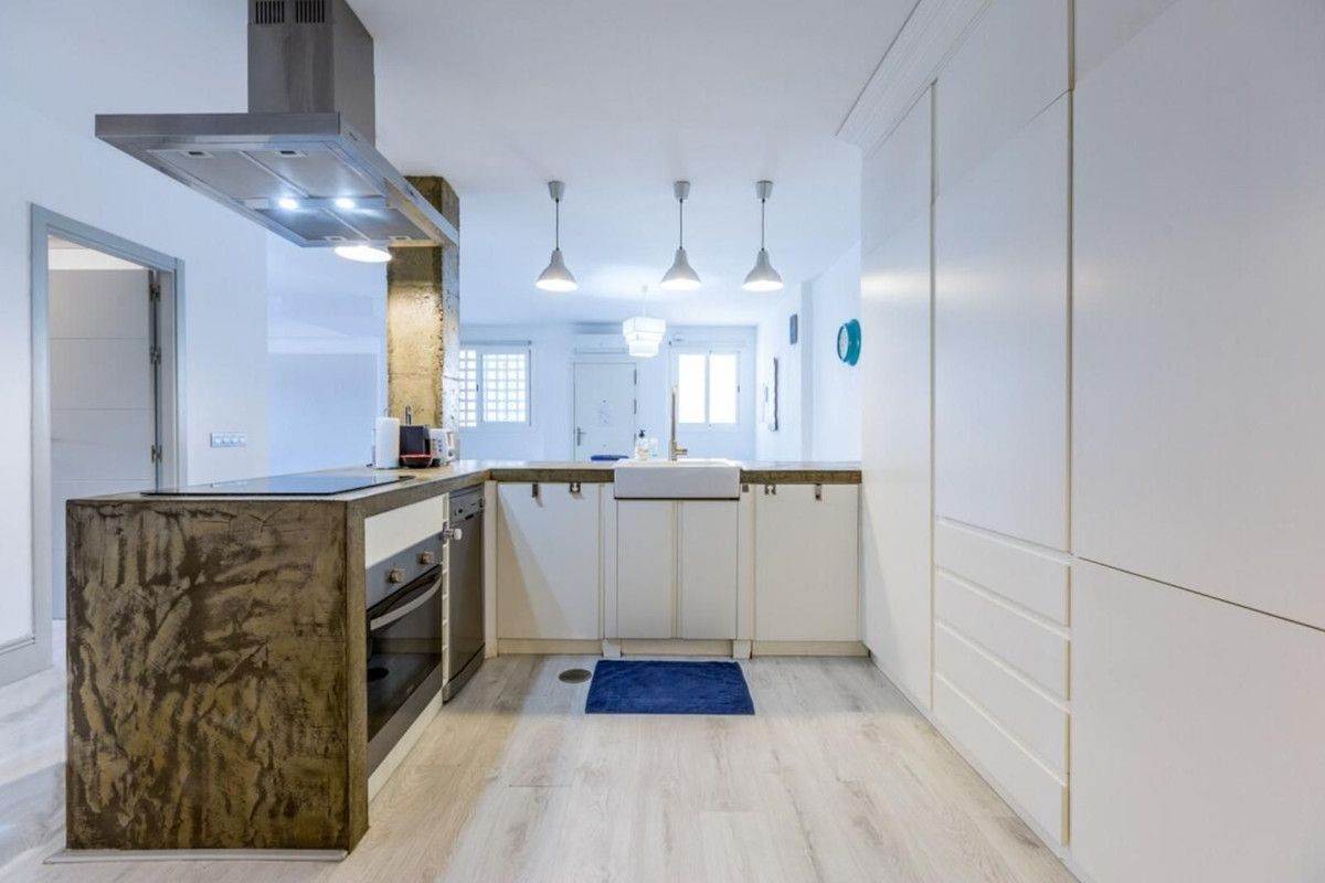 Apartamento de planta media en Nueva Andalucía, Nueva Andalucía, 7/12